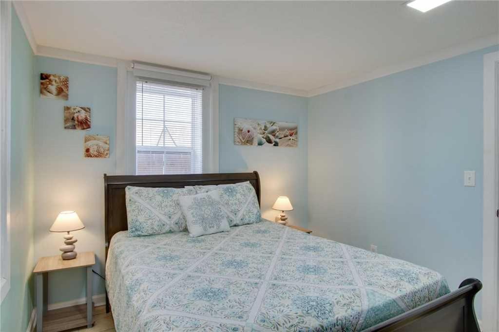 23 Center St - Sunny Side Down - Downstairs Apartment Фоли Бийч Стая снимка