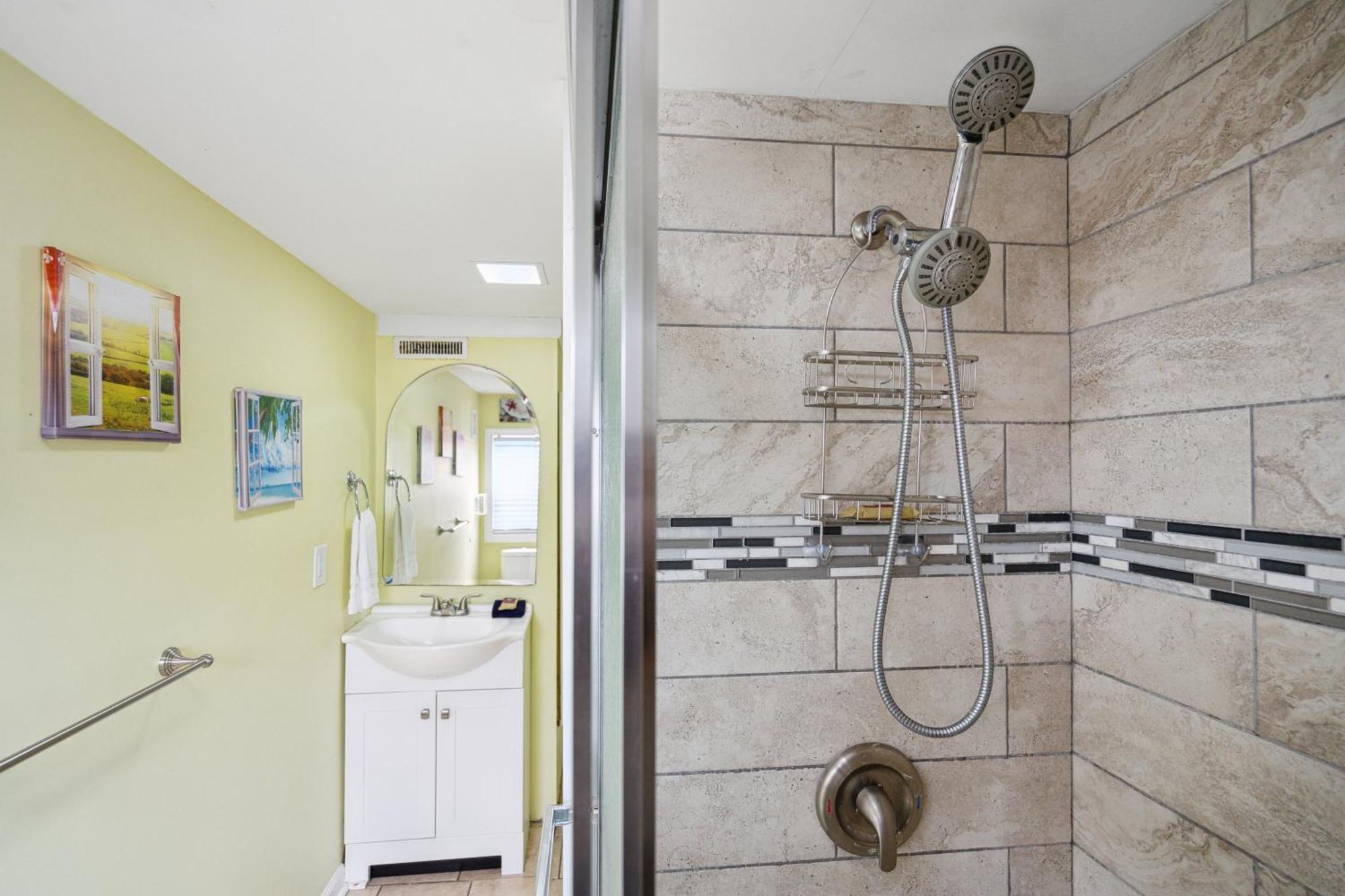23 Center St - Sunny Side Down - Downstairs Apartment Фоли Бийч Екстериор снимка